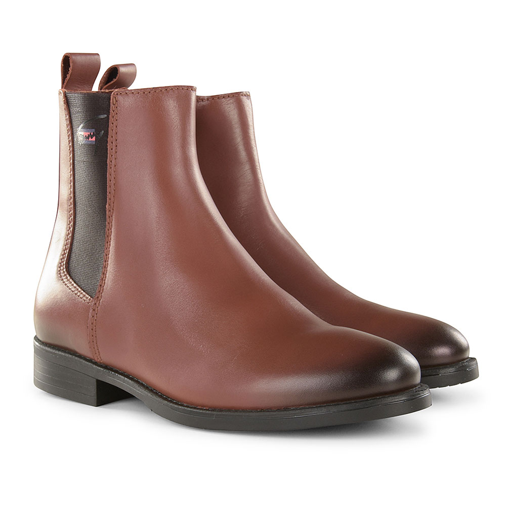 Womens Essential Leather Chelsea Boot in Tan