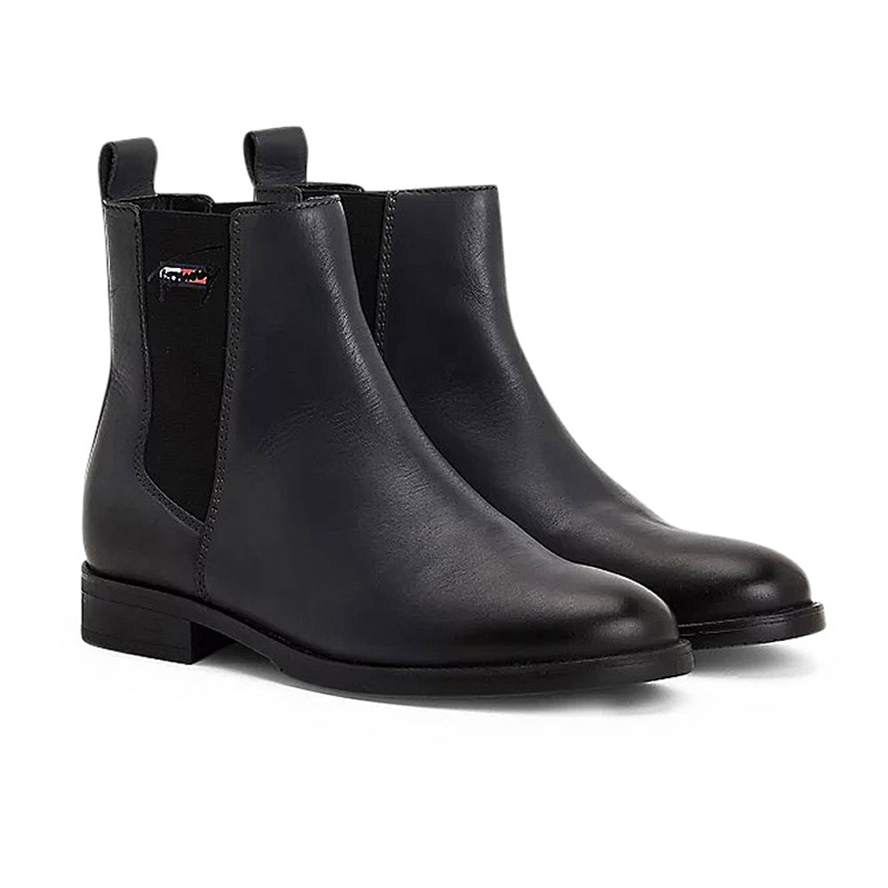 Womens Essential Leather Chelsea Boot in Charcoal